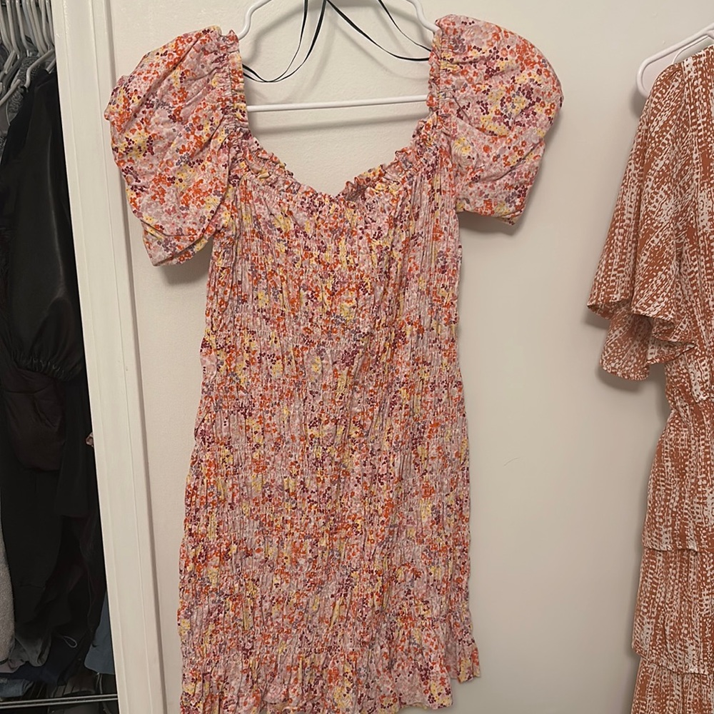 fun floral dress! just a little too short for what i wanted - Picture 1 of 1
